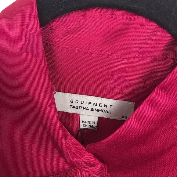 Tabitha Simmons Equipment Pink Satin Star Print Button Down Shirt - Picture 7 of 9